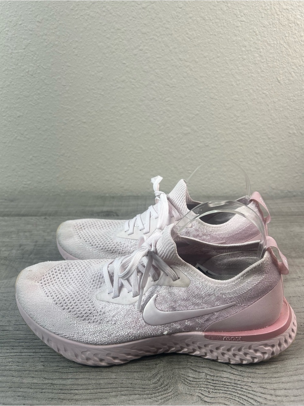 Nike Epic React Flyknit Size 10.5 Women’s Athletic Shoes - Pale Pink Knit - Picture 4 of 10